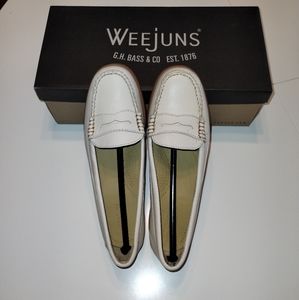 Weejuns size 6.5 M Bass Waverly Cream